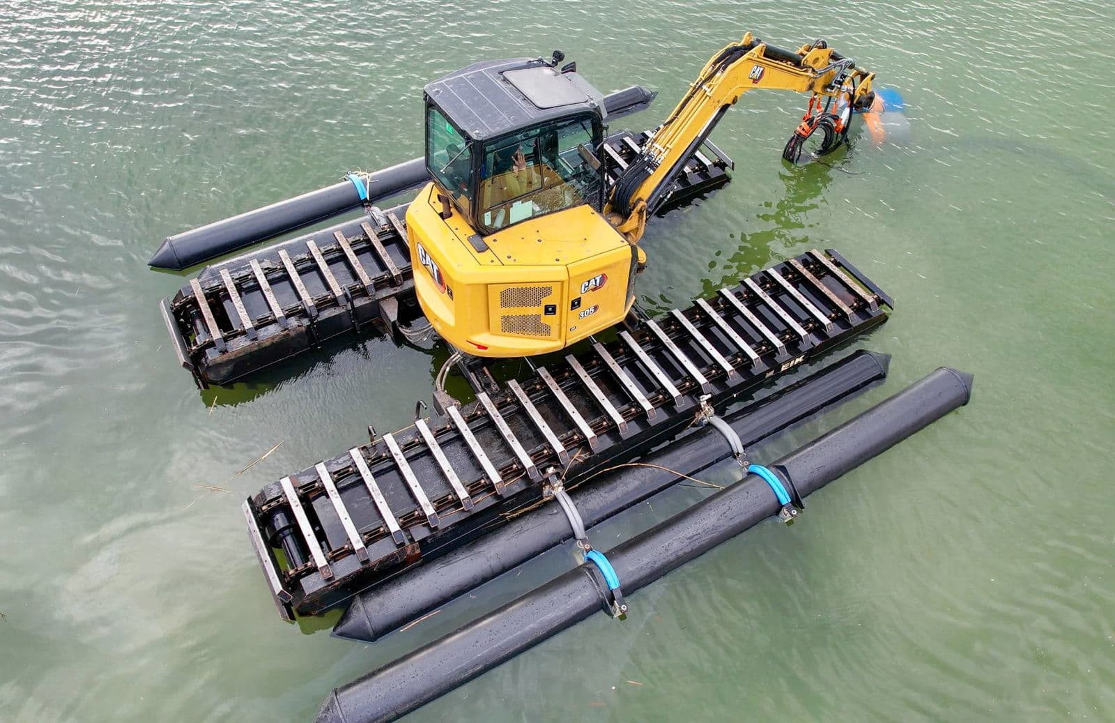 Zestaw refulacyjny koparki na wodzie