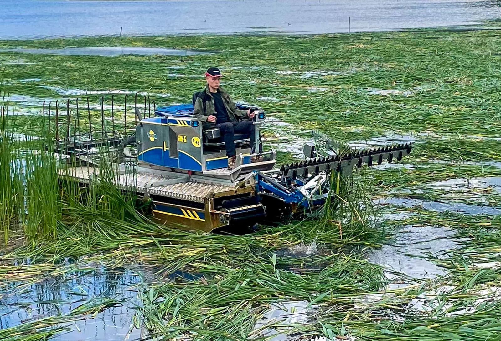 Kosiarka pływająca Truxor – realizacja
